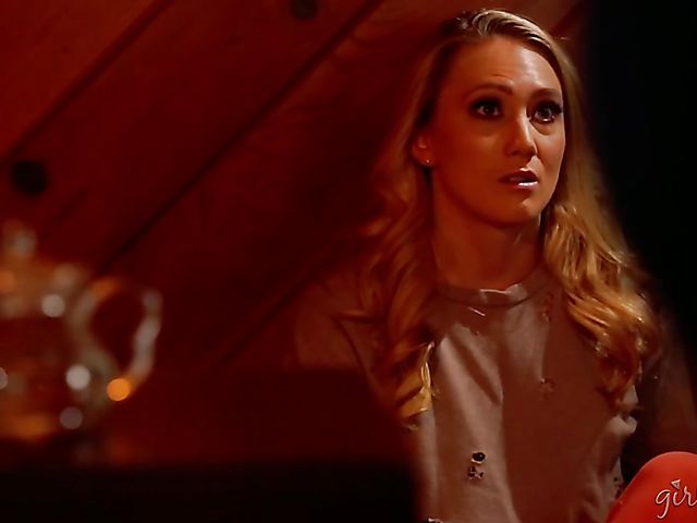 Lesbian stepsisters get eaten out by AJ Applegate