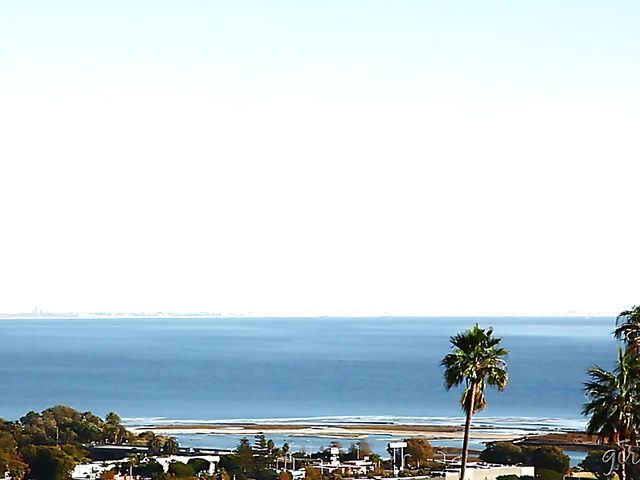 Teen Cadence Lux and MILF Brett Rossi lesbian way