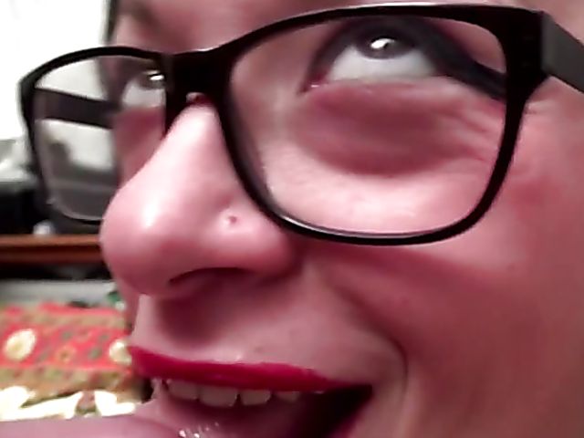 Crazy Italian amateur Elena gets analyzed