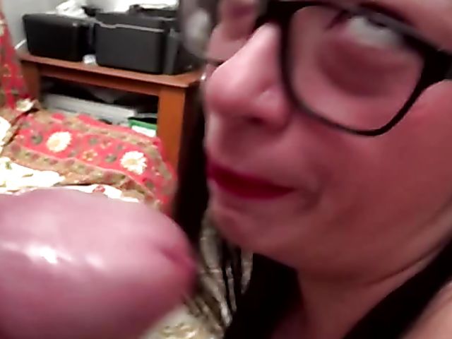 Crazy Italian amateur Elena gets analyzed