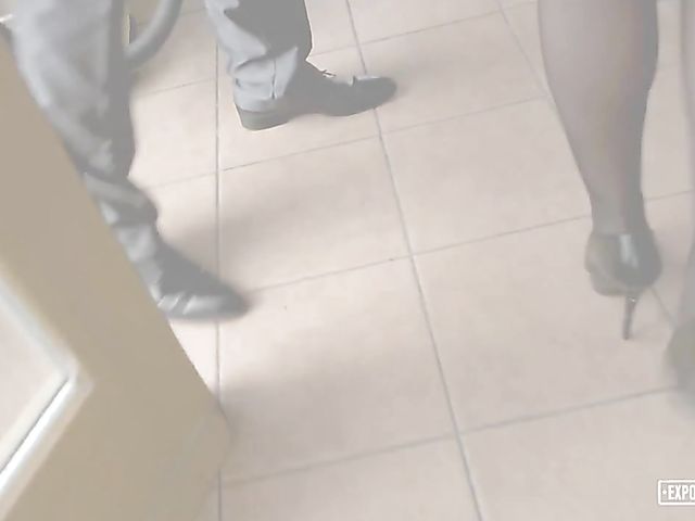 Pantyhose fuck with raven-haired Lucia Denville