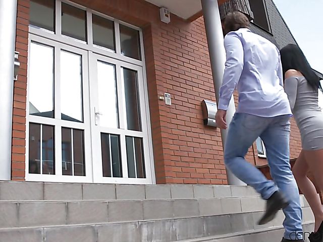 Fake boobs brunette in heat Valentina Ricci