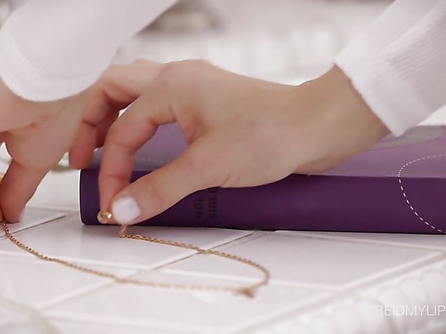 Nerdy Riley Reid anal with a hot guy and cum on glasses