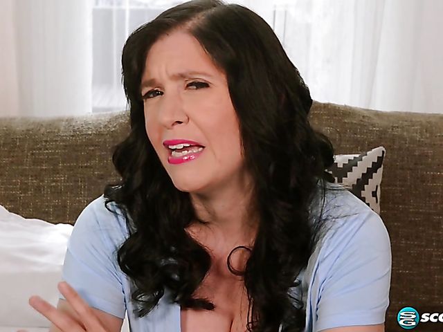 Mature Italian with a hairy twat Gia Francesca gets banged