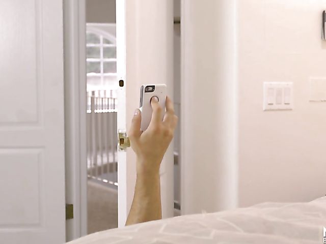 Perfect tits babe Brooklyn Chase sucks in the bedroom