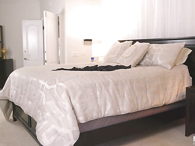 Perfect tits babe Brooklyn Chase sucks in the bedroom