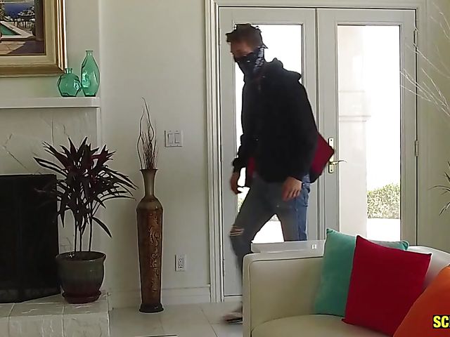 Ebony teen Honey Gold gets brutalized by Markus Dupree