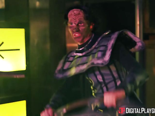 An interracial XXX parody with anal craving Kiki Minaj