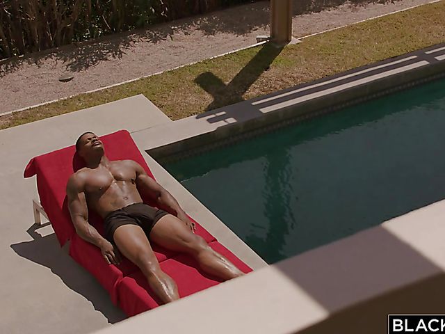 Fit babe Nicole Aniston interracial session