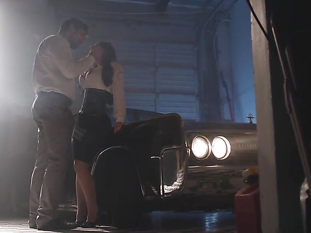 Huge tits woman Angela White feels like a whore