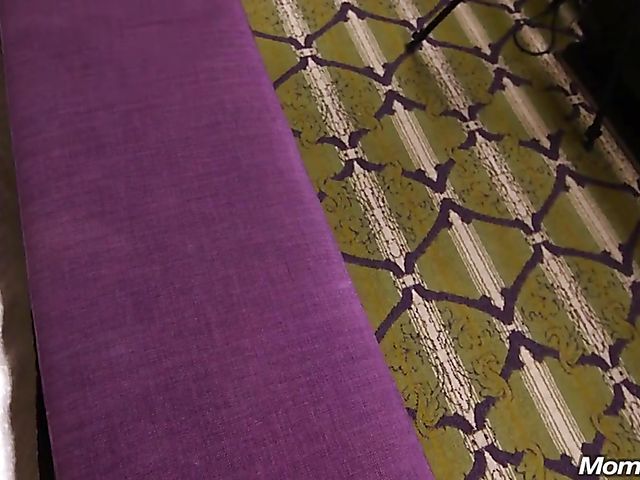 Petite MILF Cinthia gets fucked hardcore