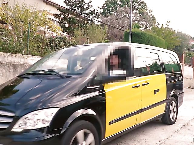 Taxi driver fucks hot Spanish girl Aisha outdoors