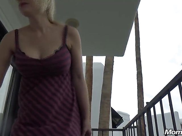 Busty mom Harley fucks like a champ