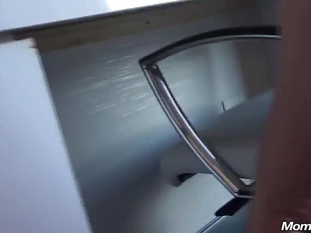 Anal MILF Evelyn takes a bottle after cock