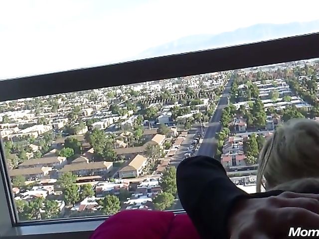 Anal MILF Evelyn takes a bottle after cock