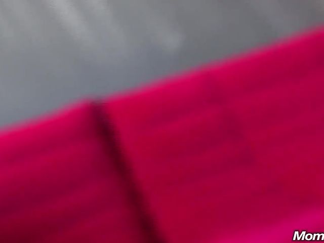 Anal MILF Evelyn takes a bottle after cock