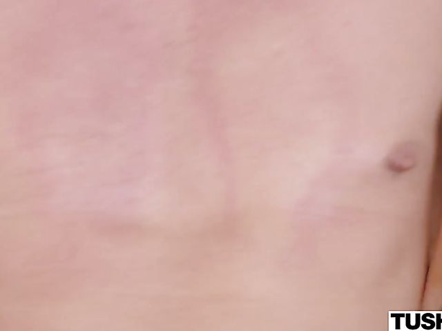 Bald girl Leigh Raven gets banged in the ass