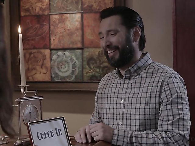 Hotel sex with slim babe Riley Reid