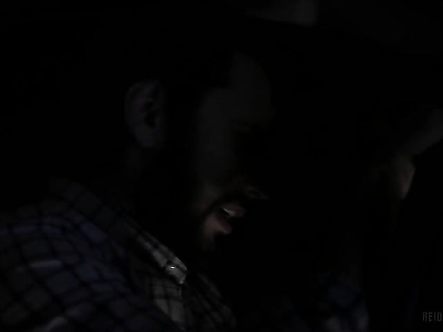 Hotel sex with slim babe Riley Reid