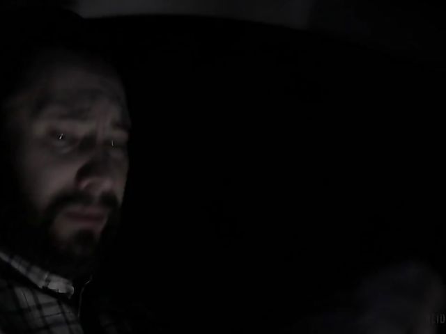 Hotel sex with slim babe Riley Reid