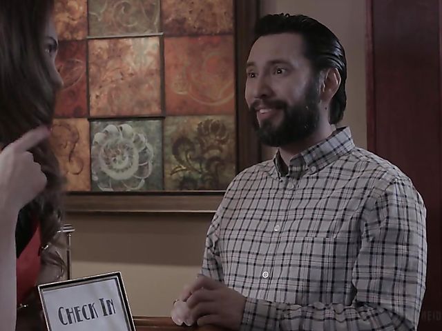 Hotel sex with slim babe Riley Reid