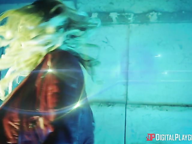 Liza Del Sierra takes a big dick to save the world